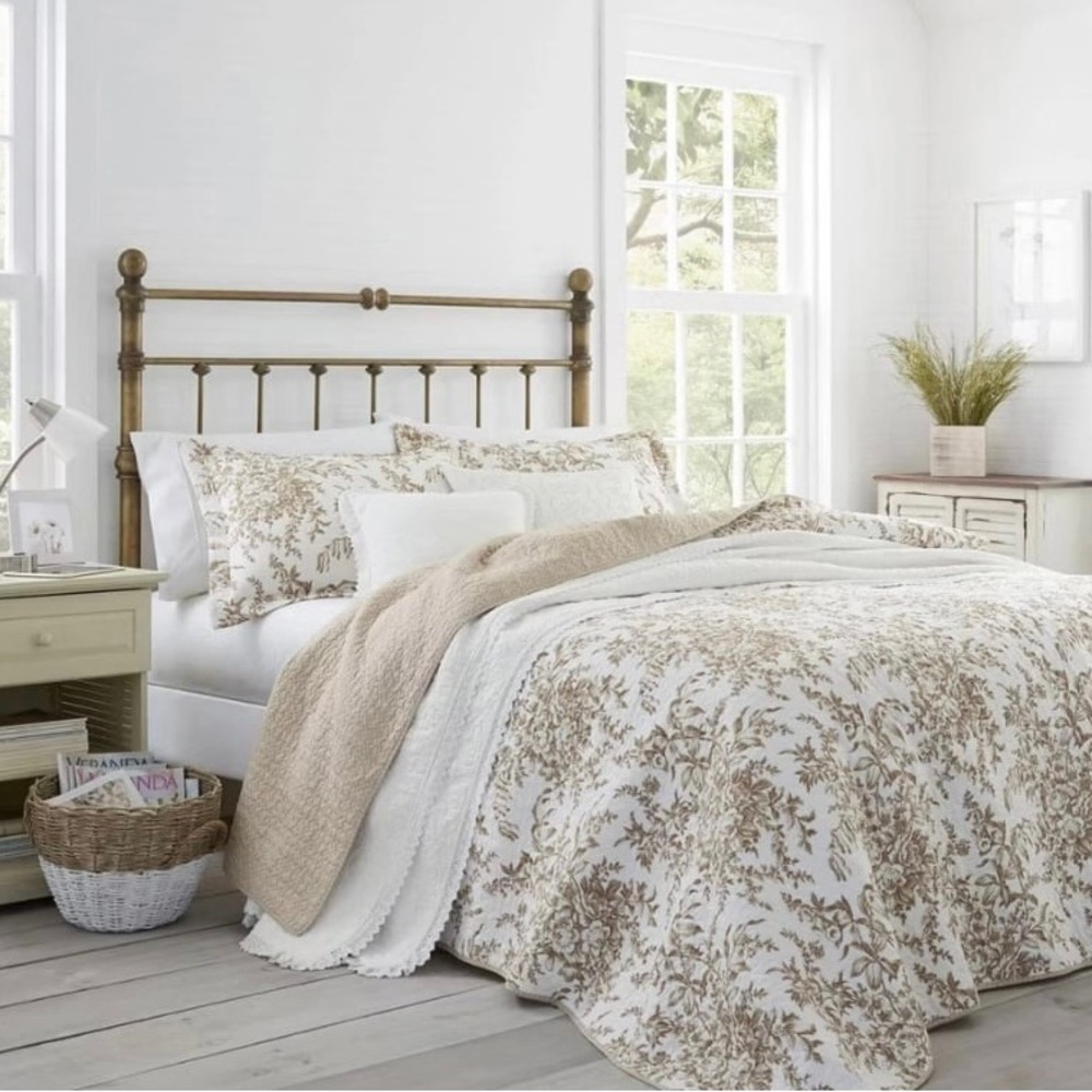 Gorgeous King Bedford Quilt & 2 Shams Set ~ NWT